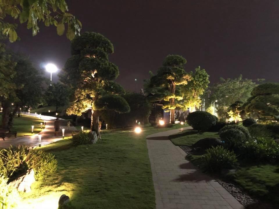 Homes By Christine - Vinhomes Central Park Ho Chi Minh-stad Buitenkant foto